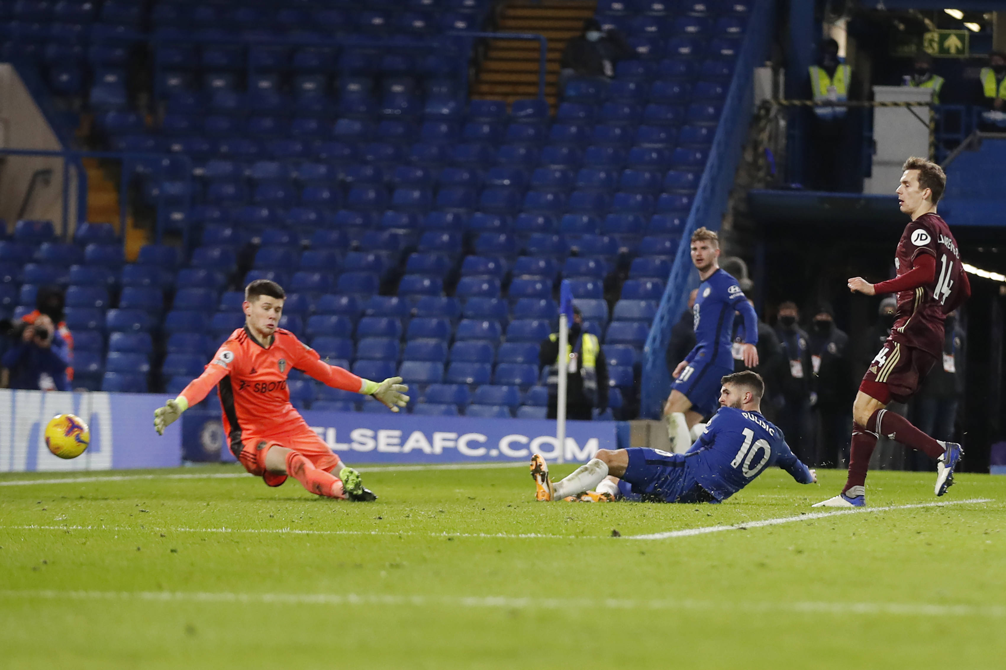 他接连命中 他接连命中