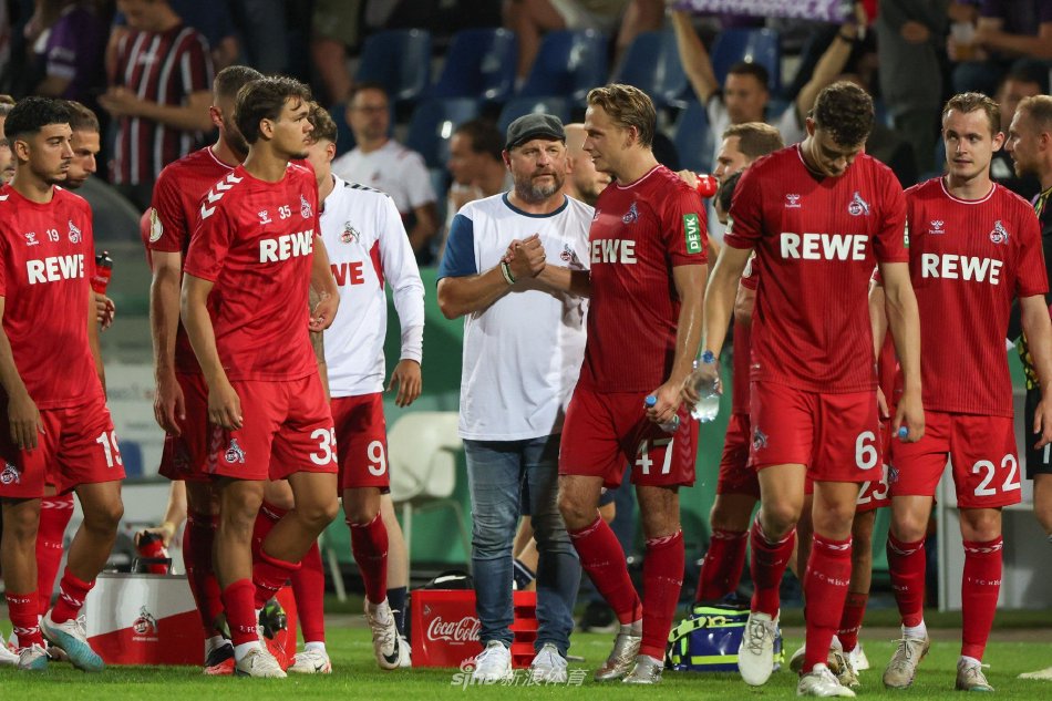 湖人随后为 湖人随后为